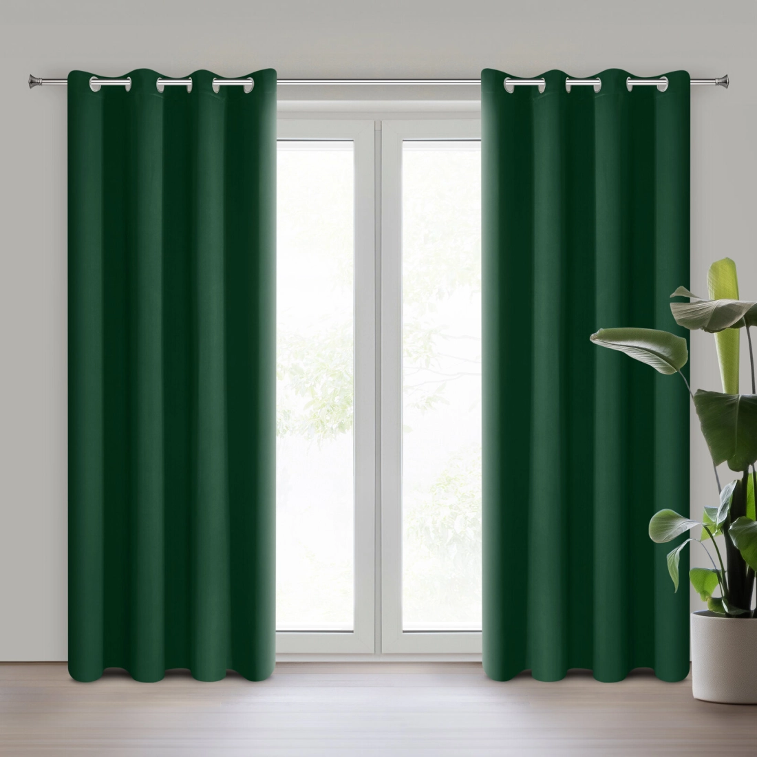 Záves 135x250 cm zatemňujúci matný tmavozelený na kovové krúžky LOGAN