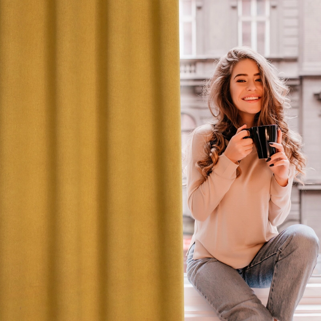 Zatemňovací závěs 135 × 250 cm medový na kovových kroužcích CARLO