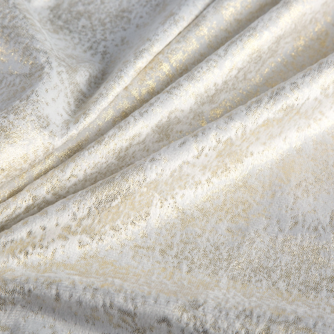 Záves 135x270 cm zamatový bielo šampanský na riasiacu pásku AVENA