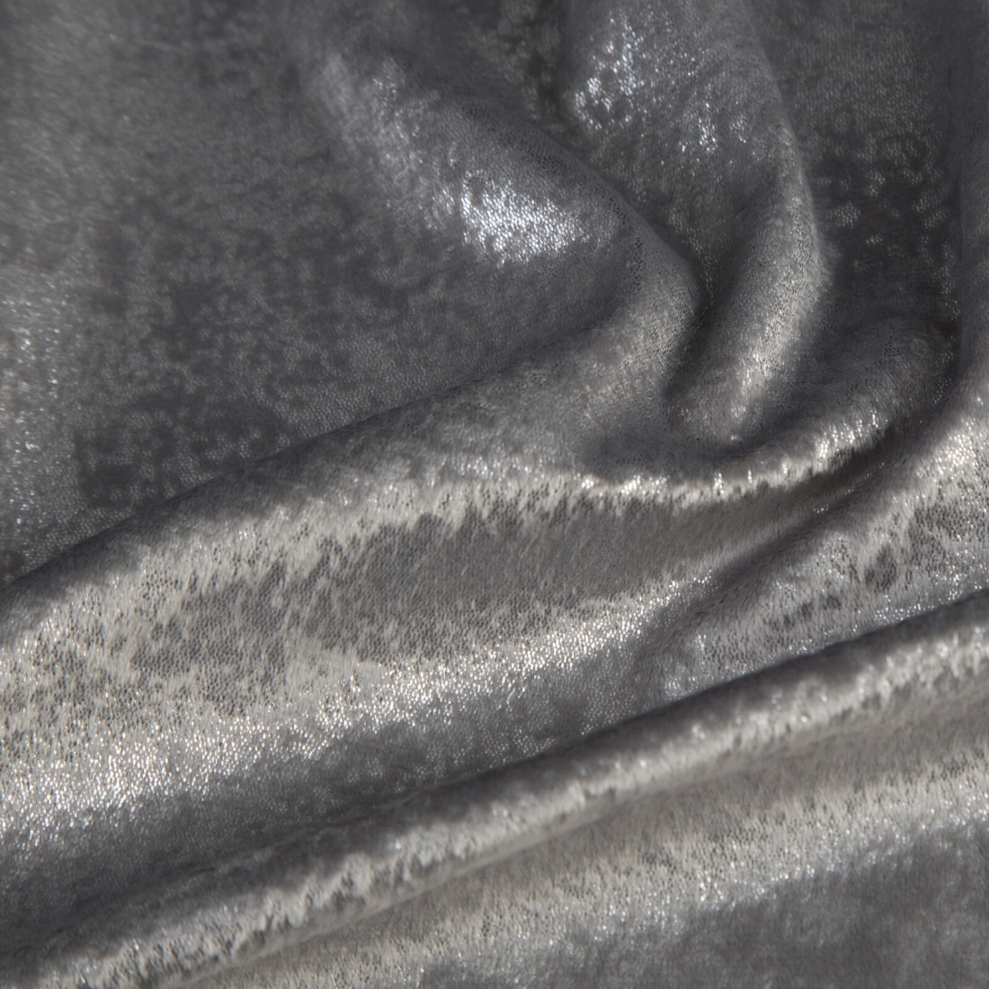 Záves 135x270 cm zamatový oceľový strieborný na riasiacu pásku AVENA