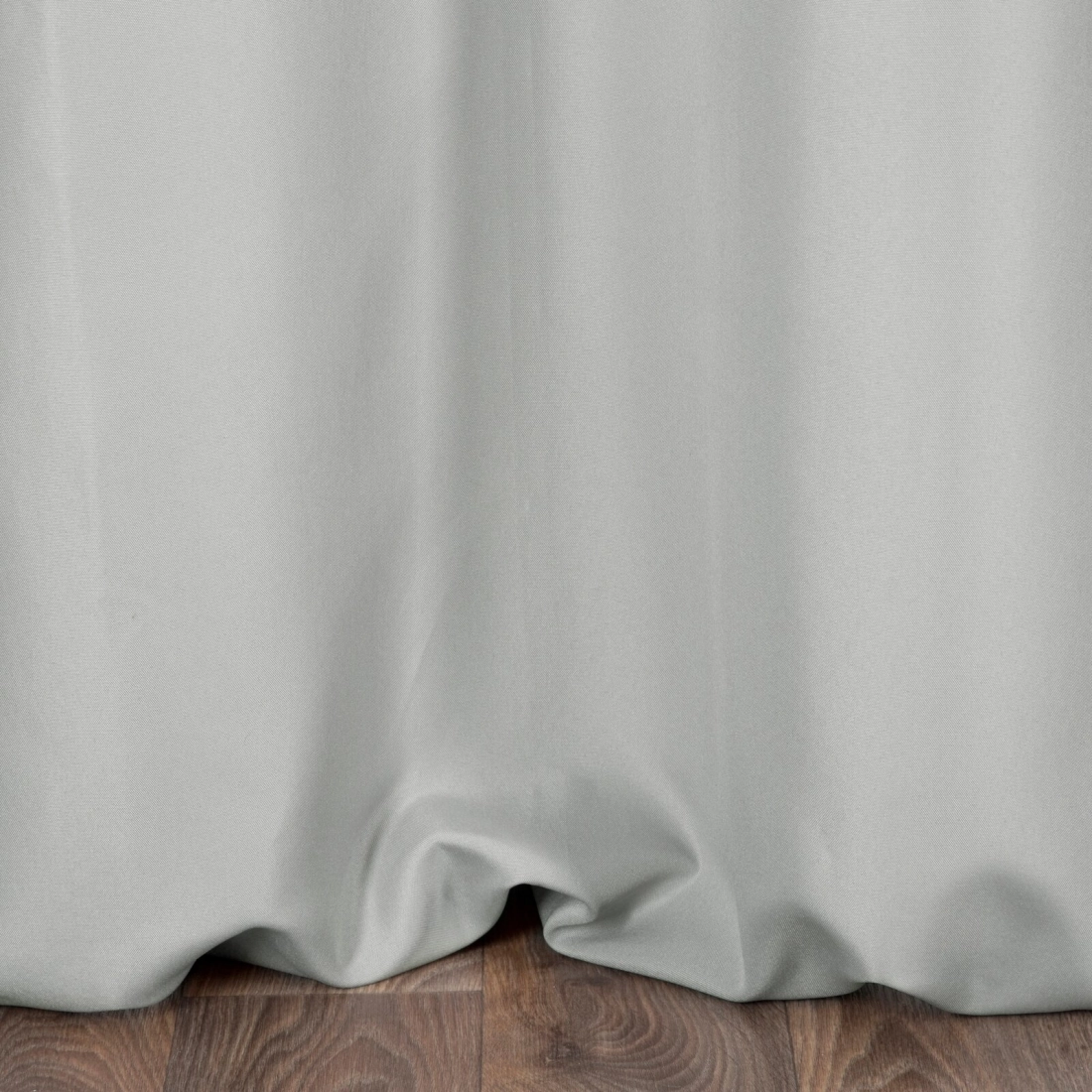 Závěs 140 x 175 cm matný stříbrný na kovových kroužcích RITA