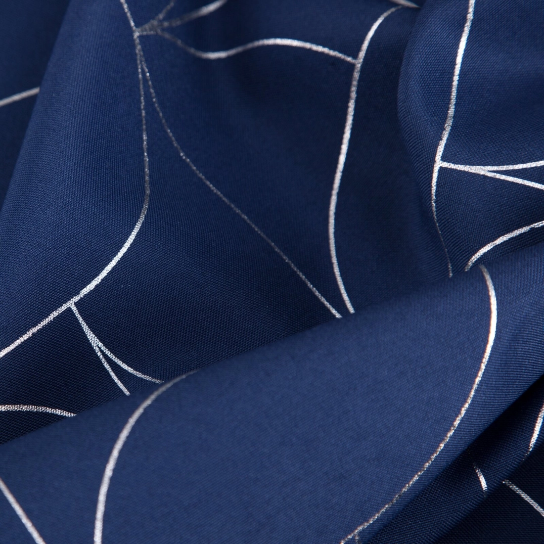 Záves 140x250 cm granátový so striebornou geometrickou potlačou na kovové krúžky EVI