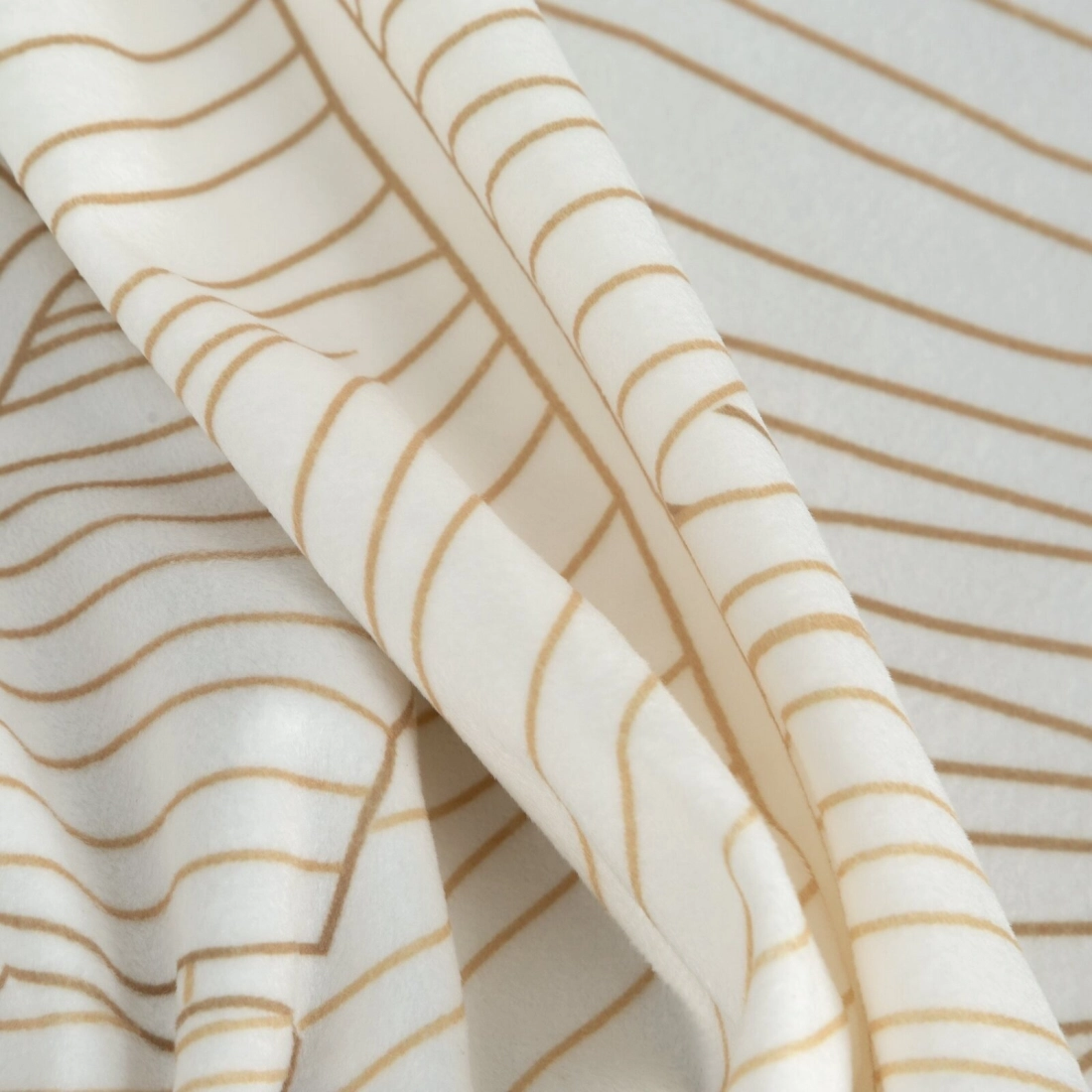 Závěs 140 x 250 cm matný sametový bílý, béžový na kovových kroužcích LUNA 2 - Limited Collection