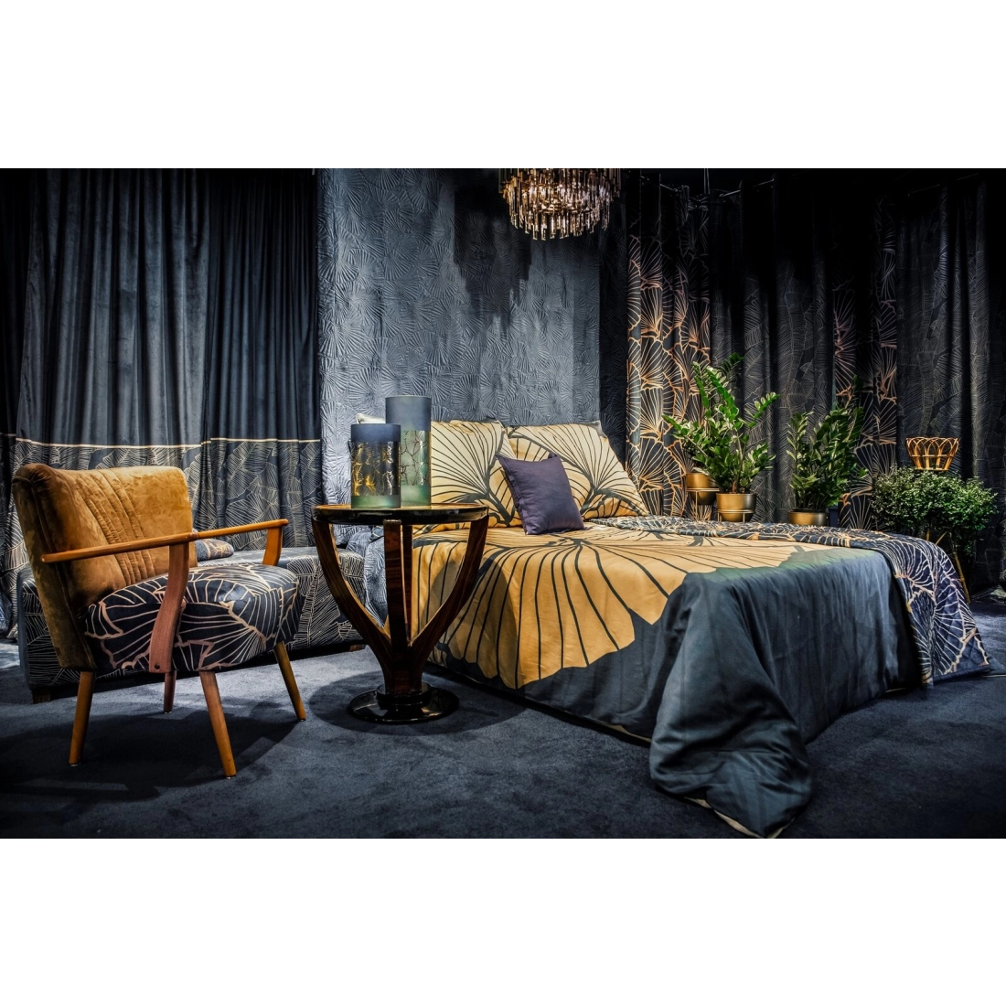 Závěs 140 x 250 cm matný sametový granátový, béžový na kovových kroužcích MUSA 2 - Limited Collection