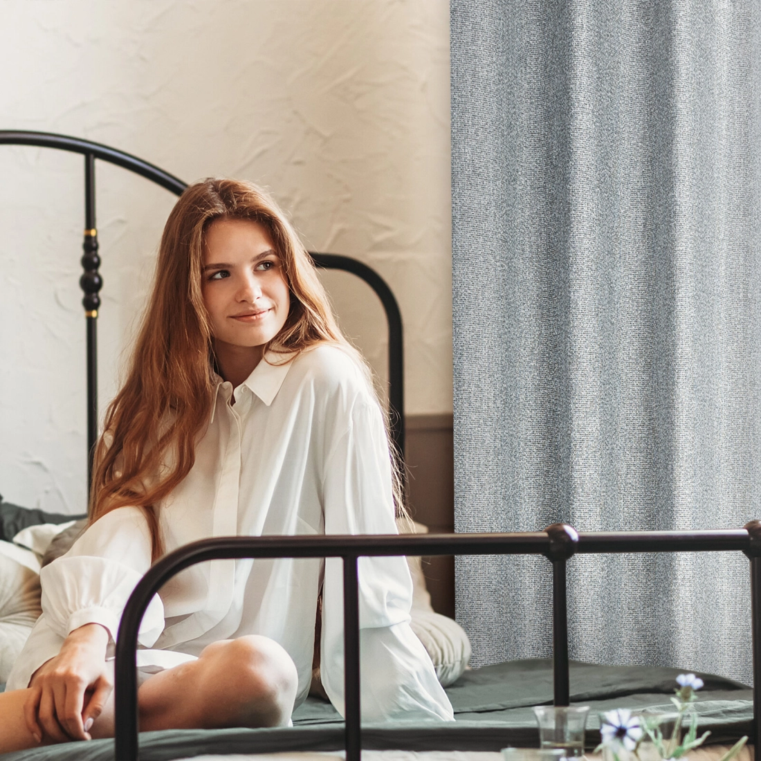 Závěs 140 x 250 cm šedý na kovových kroužcích MEGAN