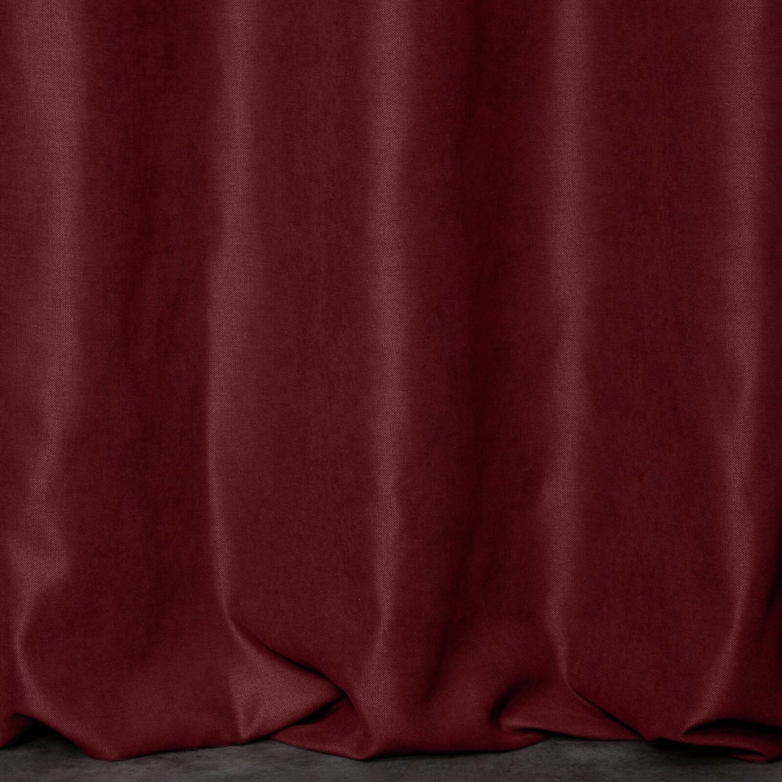 Velurová bordó záclona 140x250 cm na kovových kroužcích ADA