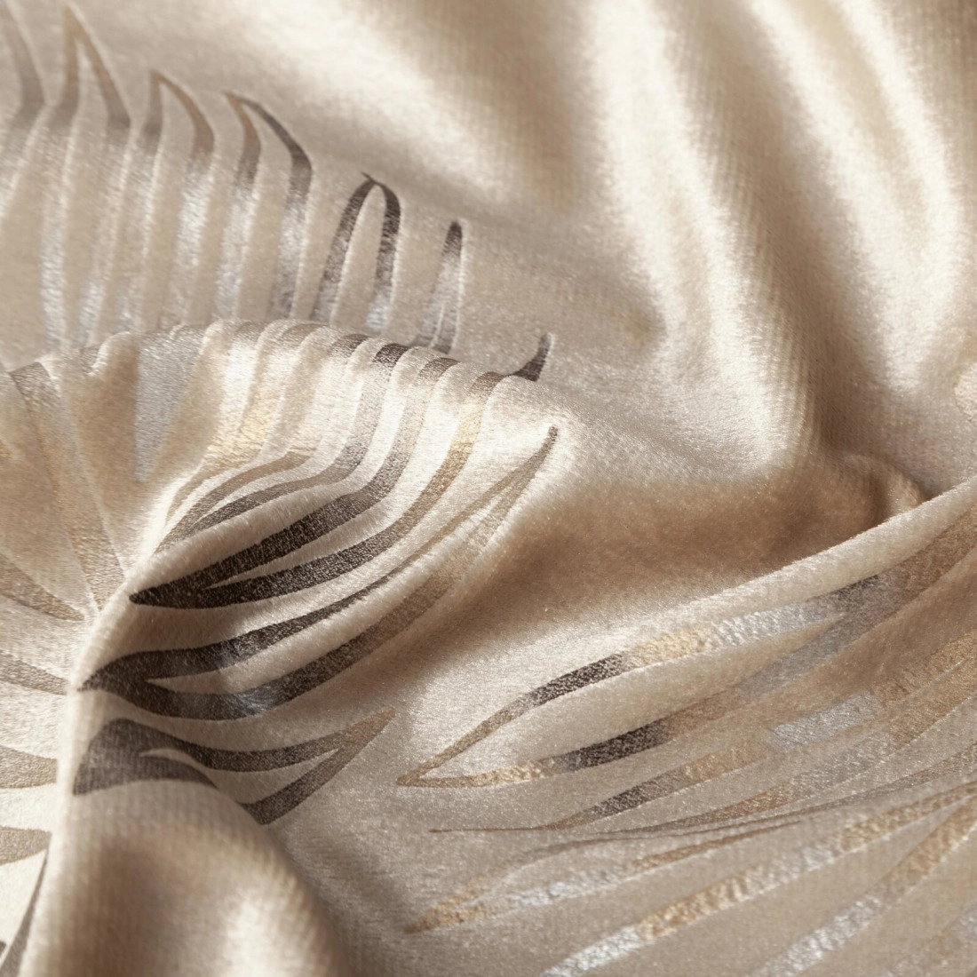 Závěs 140x250 cm sametový béžovo-zlatý na kovové kroužky IDALIA