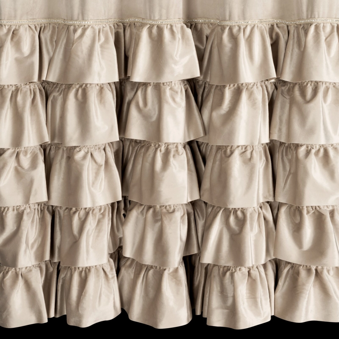 Záves 140x250 cm zamatový béžový na kovové krúžky CARLI