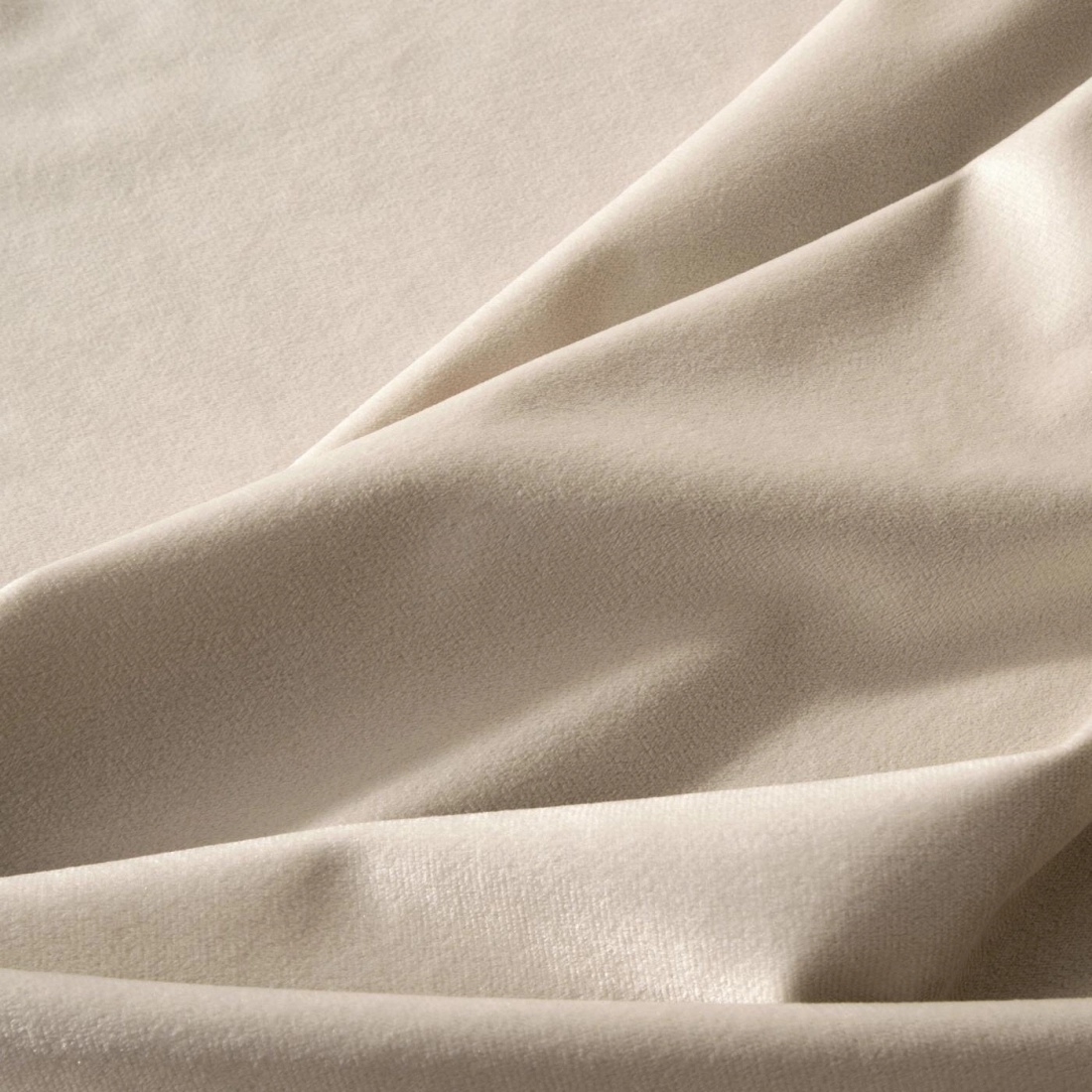 Záves 140x250 cm zamatový béžový na kovové krúžky MELANIE