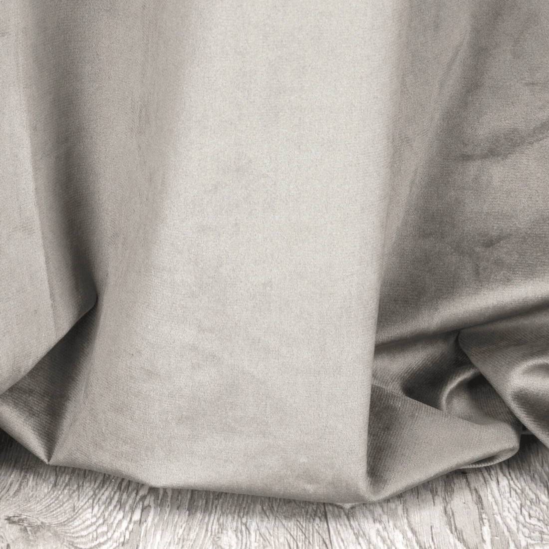 Záves 140x250 cm zamatový béžový na kovové krúžky PIERRE