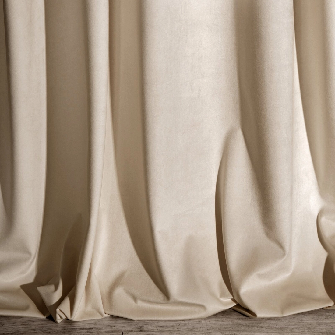 Závěs 140x250 cm sametový béžový na kovové kroužky RIA Diva Line