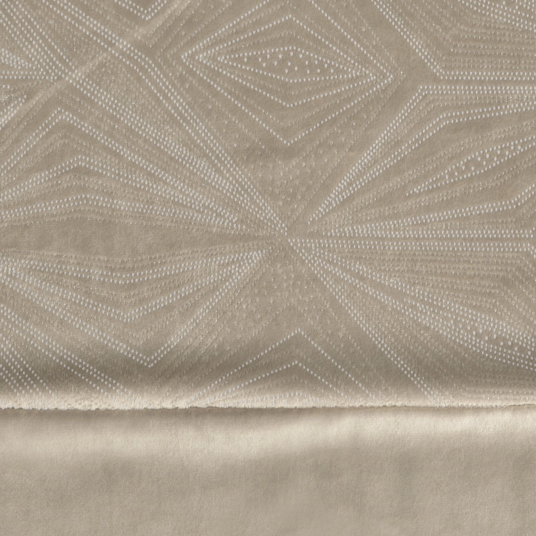 Sametový závěs 140 x 250 cm béžový, stříbrný na kovové kroužky ARIANA