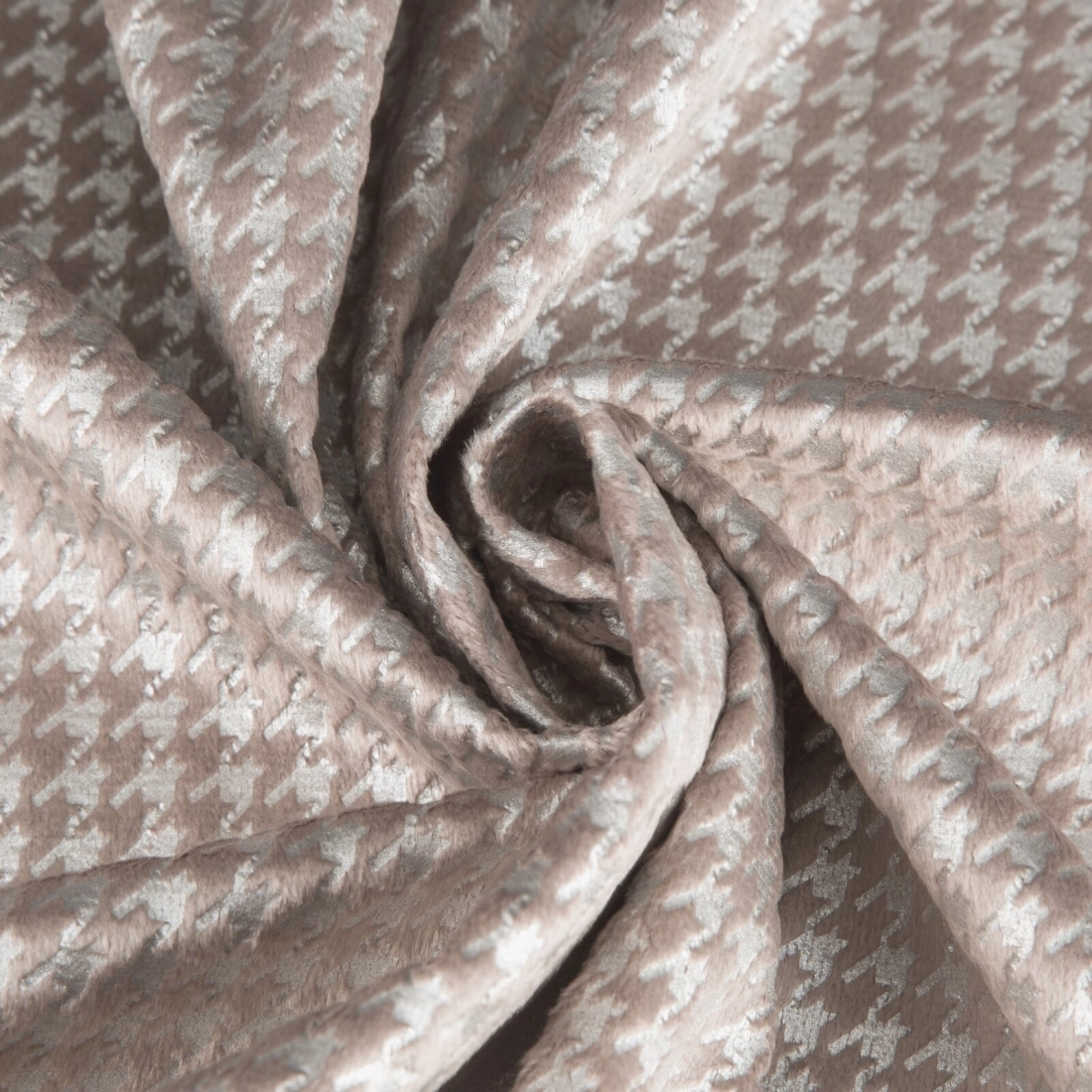 Záves 140x250 cm zamatový béžový, strieborný na kovové krúžky DARCY