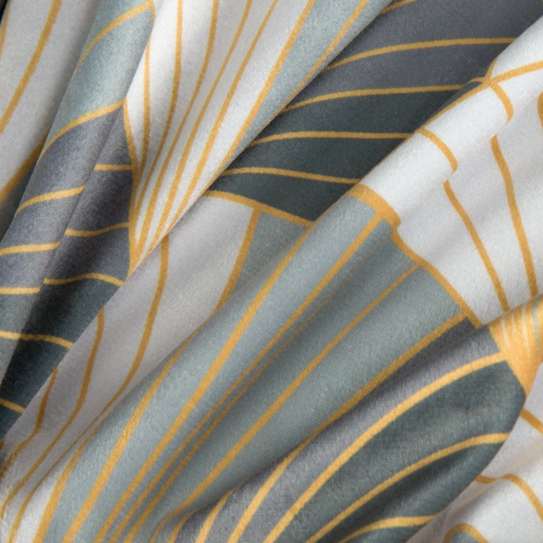 Záves 140x250 cm zamatový bielo-sivý na kovové krúžky GINA - Design 91