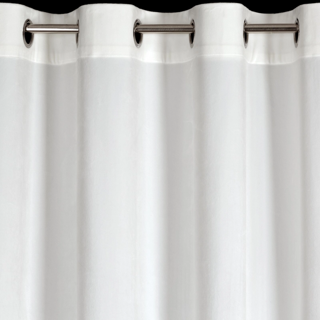 Záves 140x250 cm zamatový biely na kovové krúžky CARLI