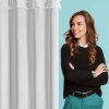 Bílá sametová záclona 140×250 cm na kovových kroužcích ERIN