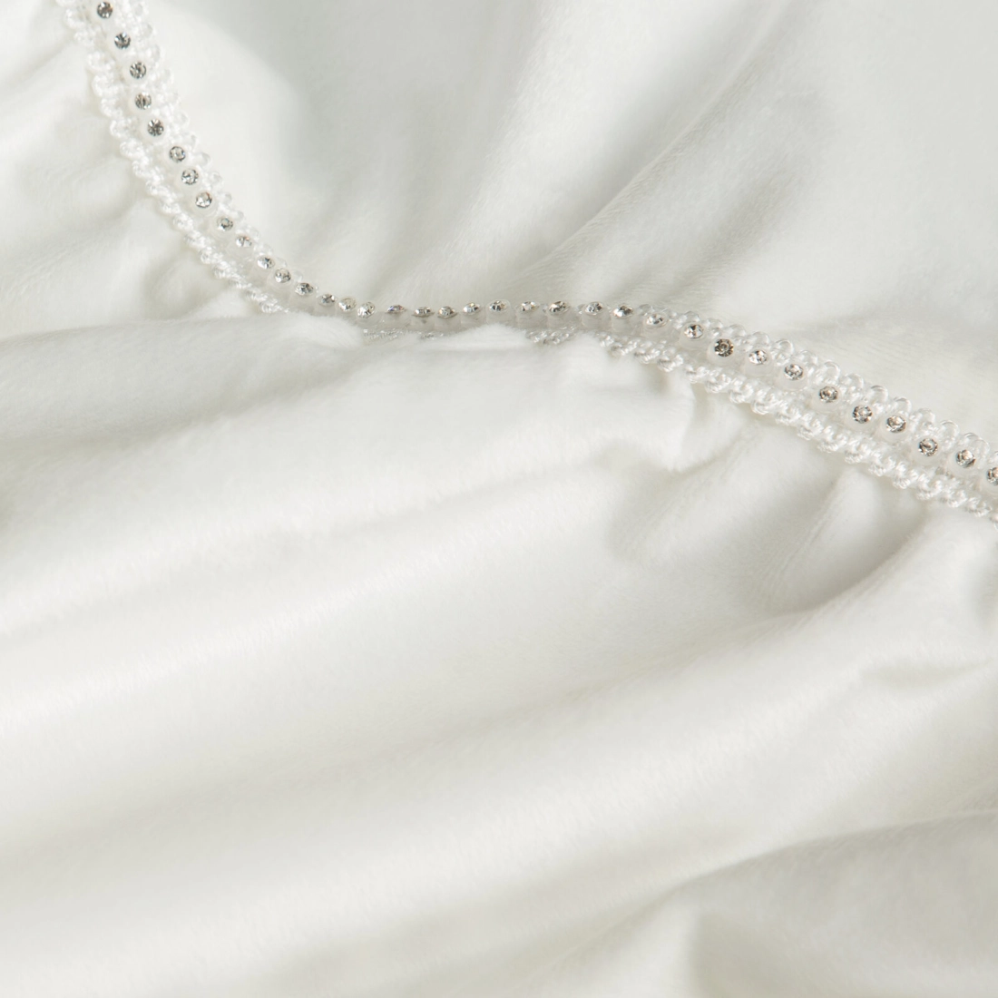 Záves 140x250 cm zamatový biely na kovové krúžky SAMI