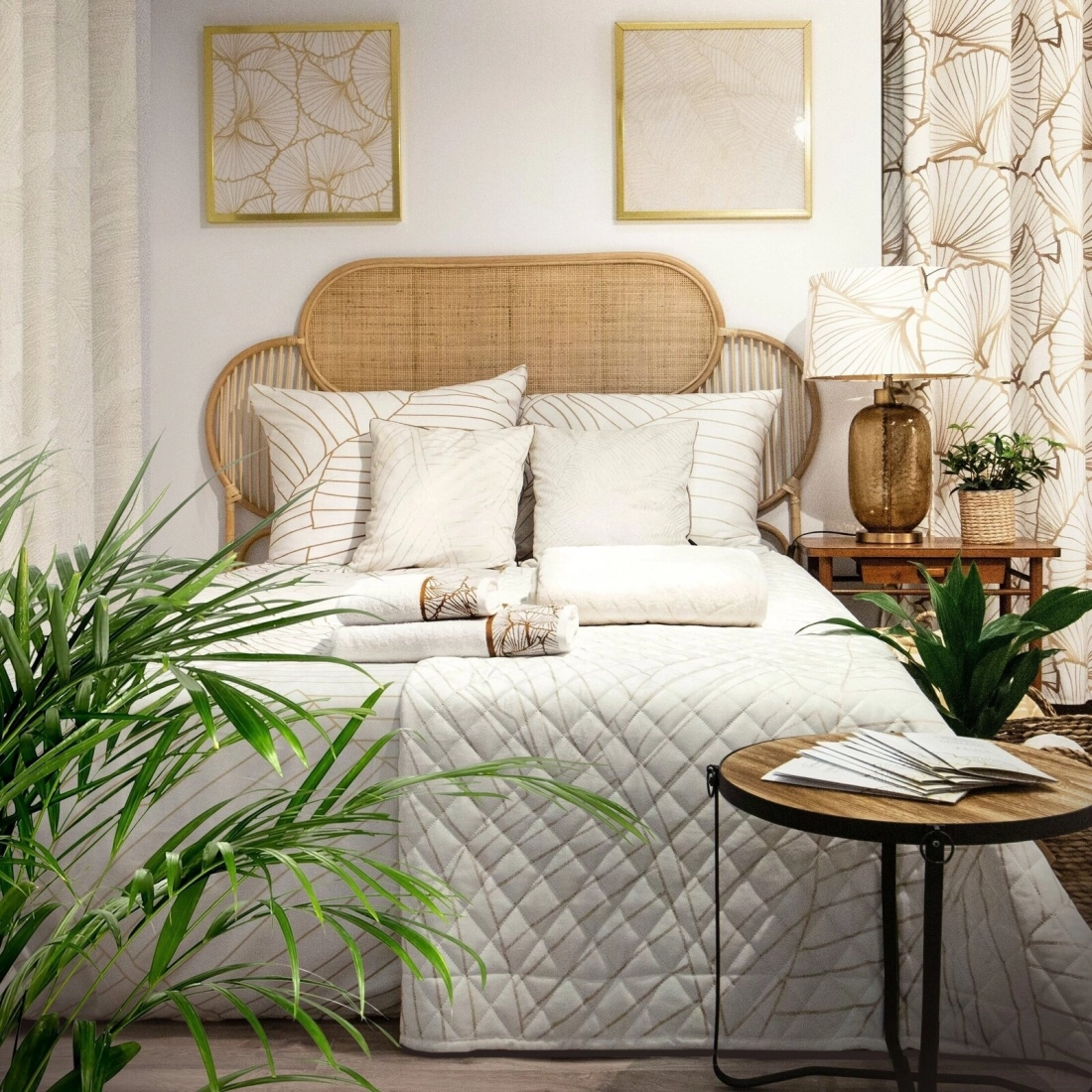 Záves 140x250 cm zamatový biely, šampanský na kovové krúžky LUNA 2 - Limited Collection