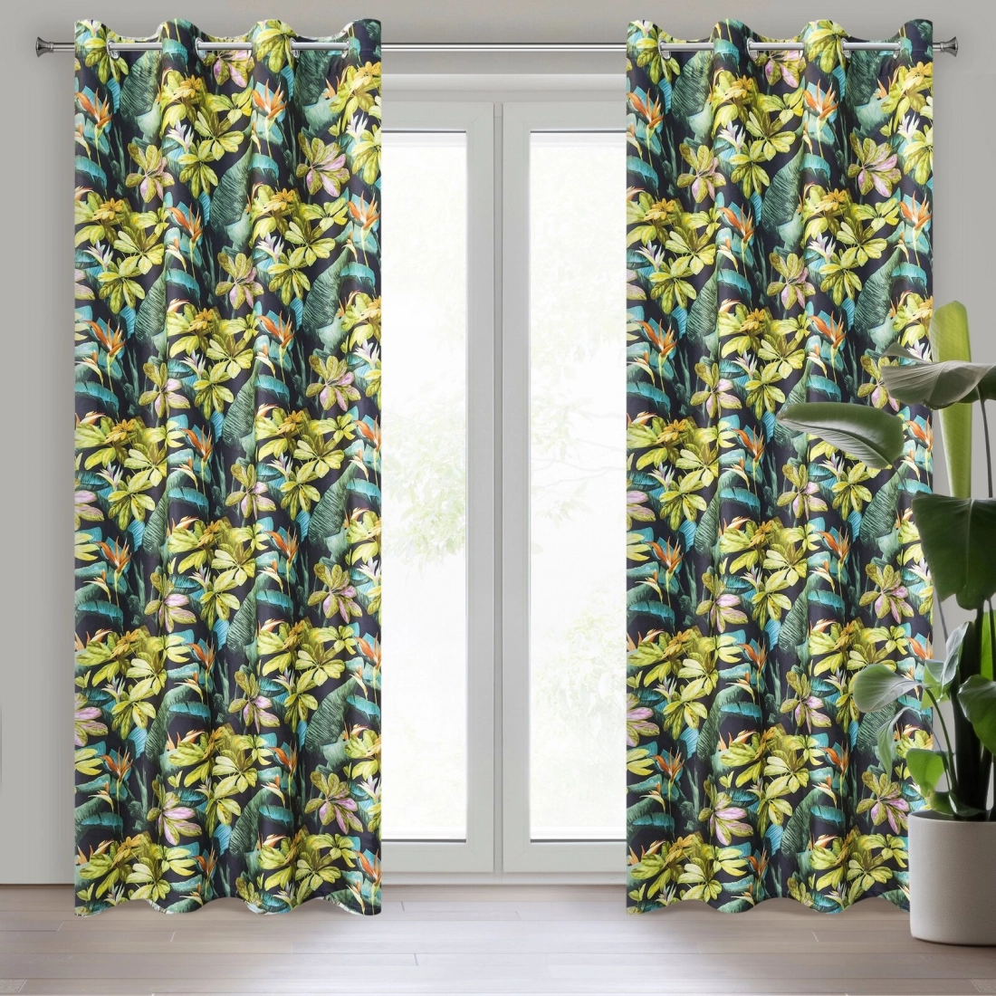 Záves 140x250 cm zamatový čierno-zelený na kovové krúžky LIVY