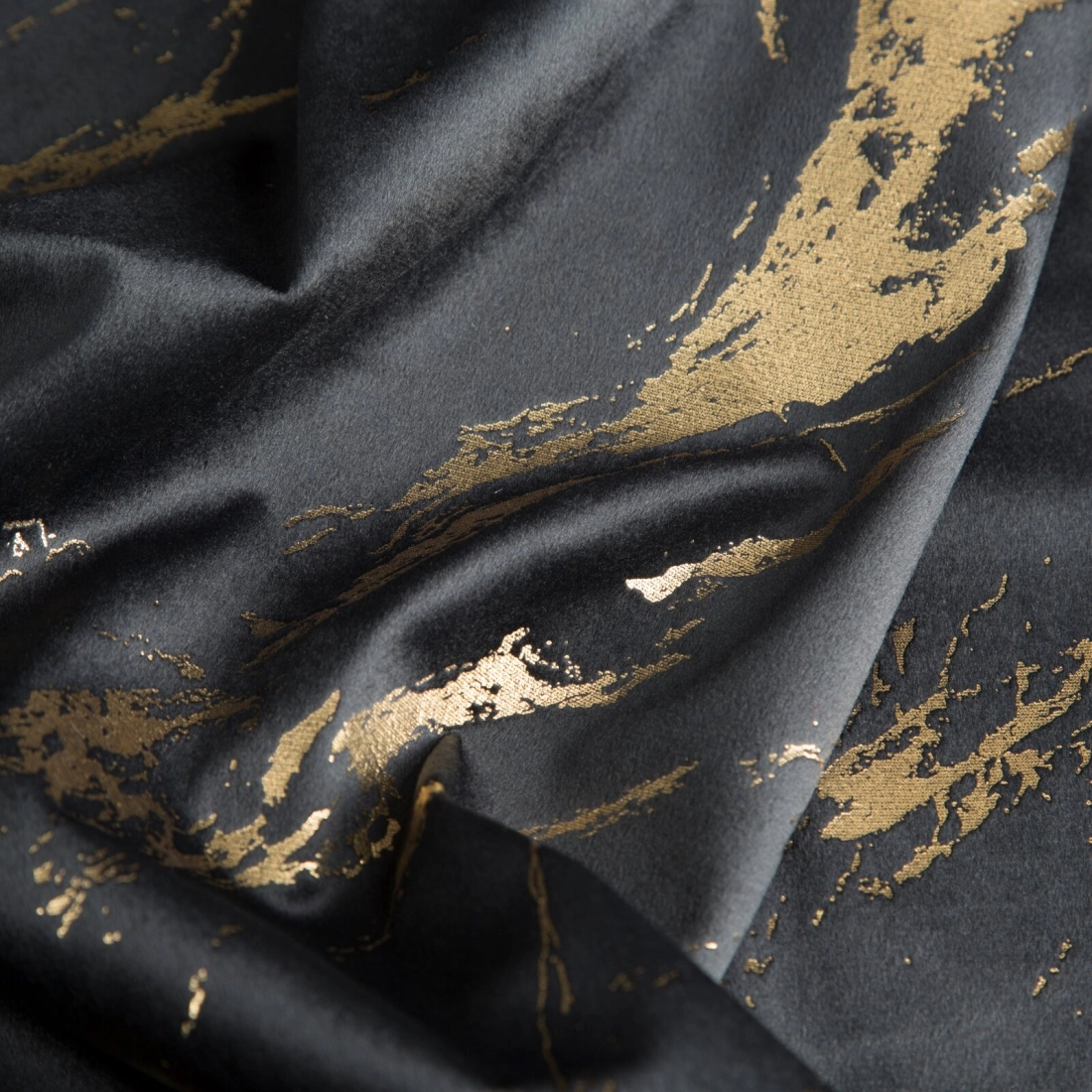 Záves 140x250 cm zamatový čierno-zlatistý na kovové krúžky MOLLY