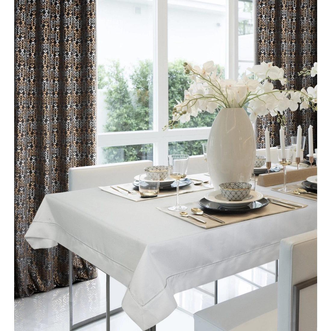 Záves 140x250 cm zamatový čierno-zlatý na kovové krúžky LAURA