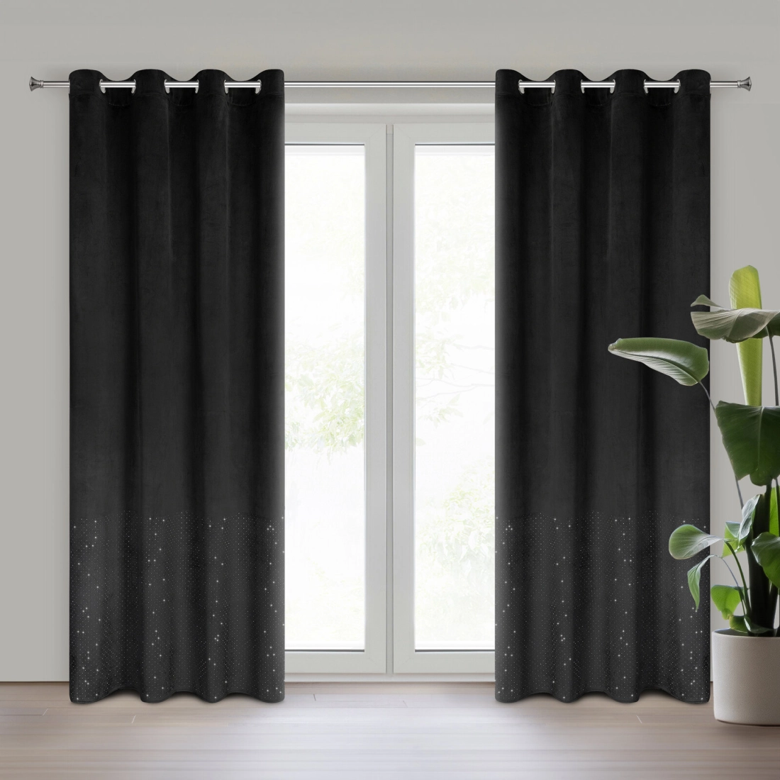 Záves 140x250 cm zamatový čierny na kovové krúžky ARIADNA