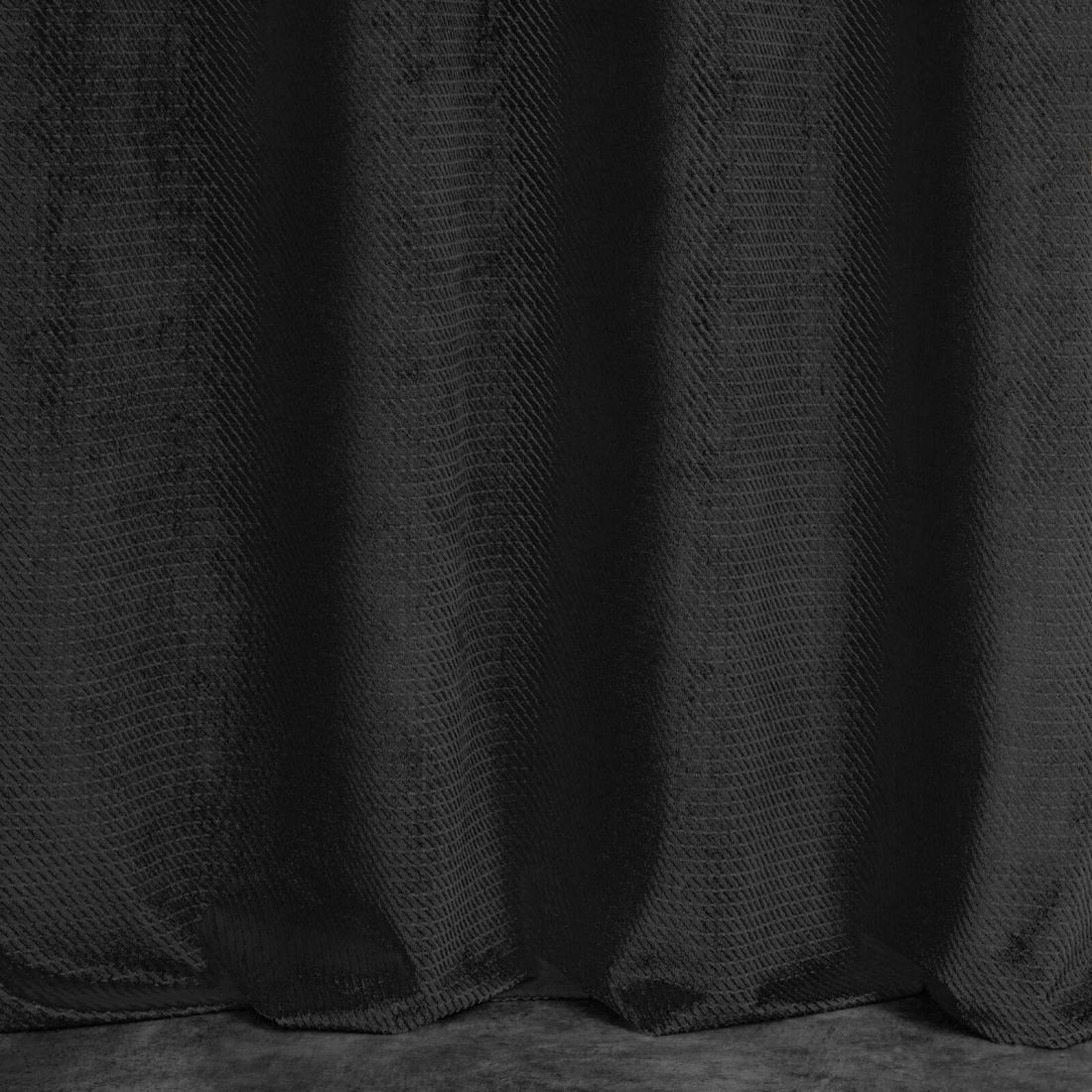 Závěs 140 x 250 cm sametový černý na kovových kroužcích ELIZA