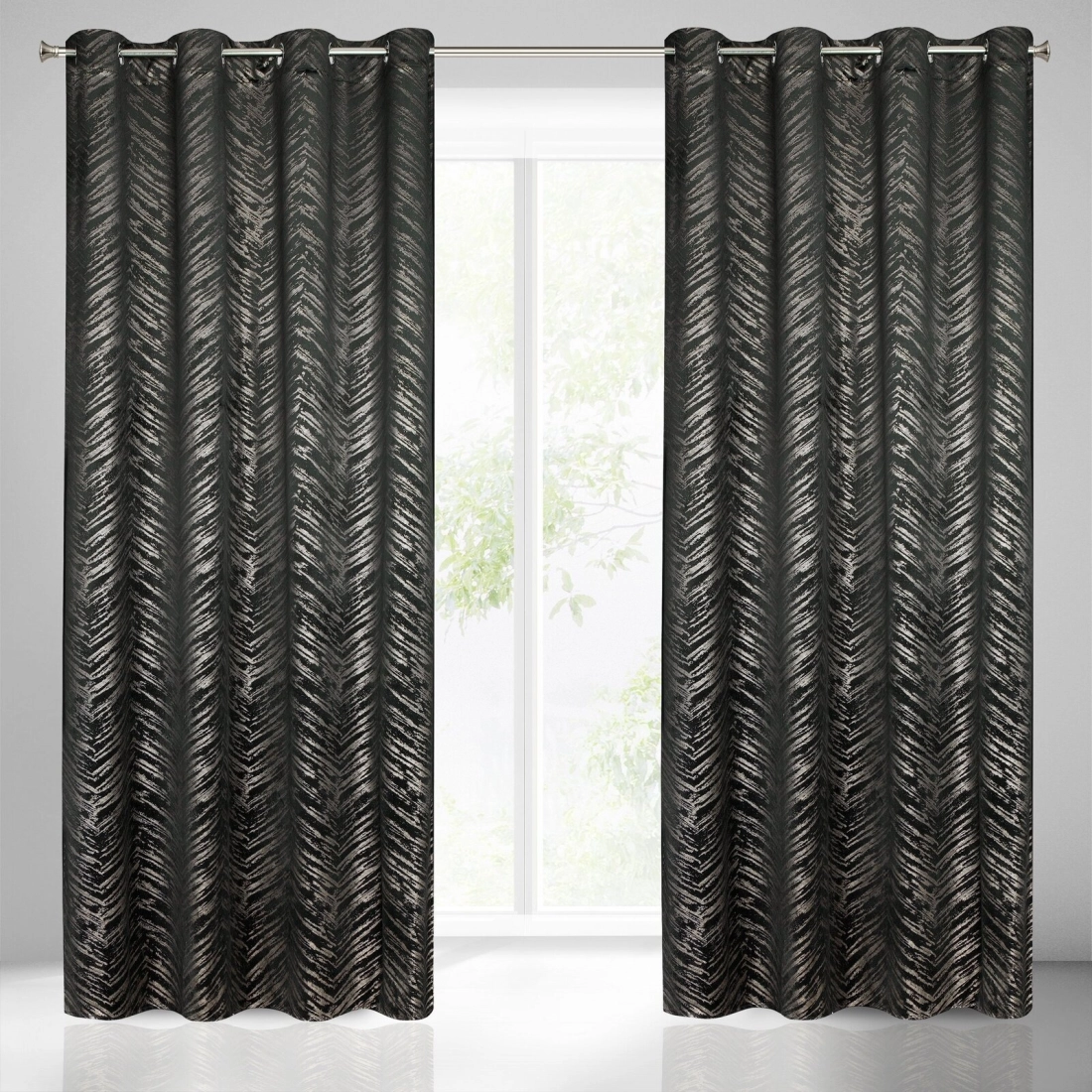 Záves 140x250 cm zamatový čierny na kovové krúžky SARA