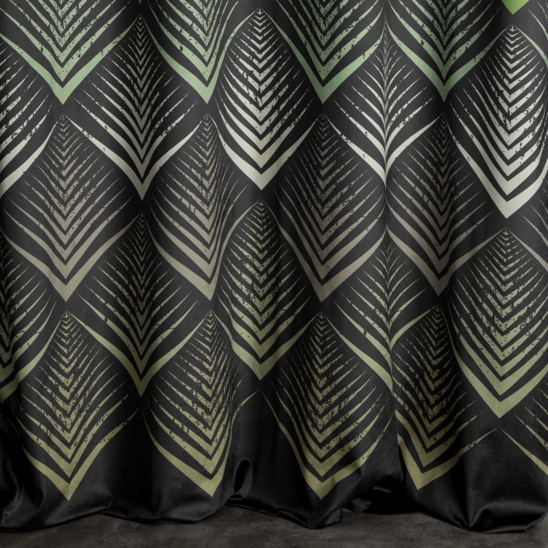 Záves 140x250 cm zamatový čierny, olivový na kovové krúžky ANGELINA