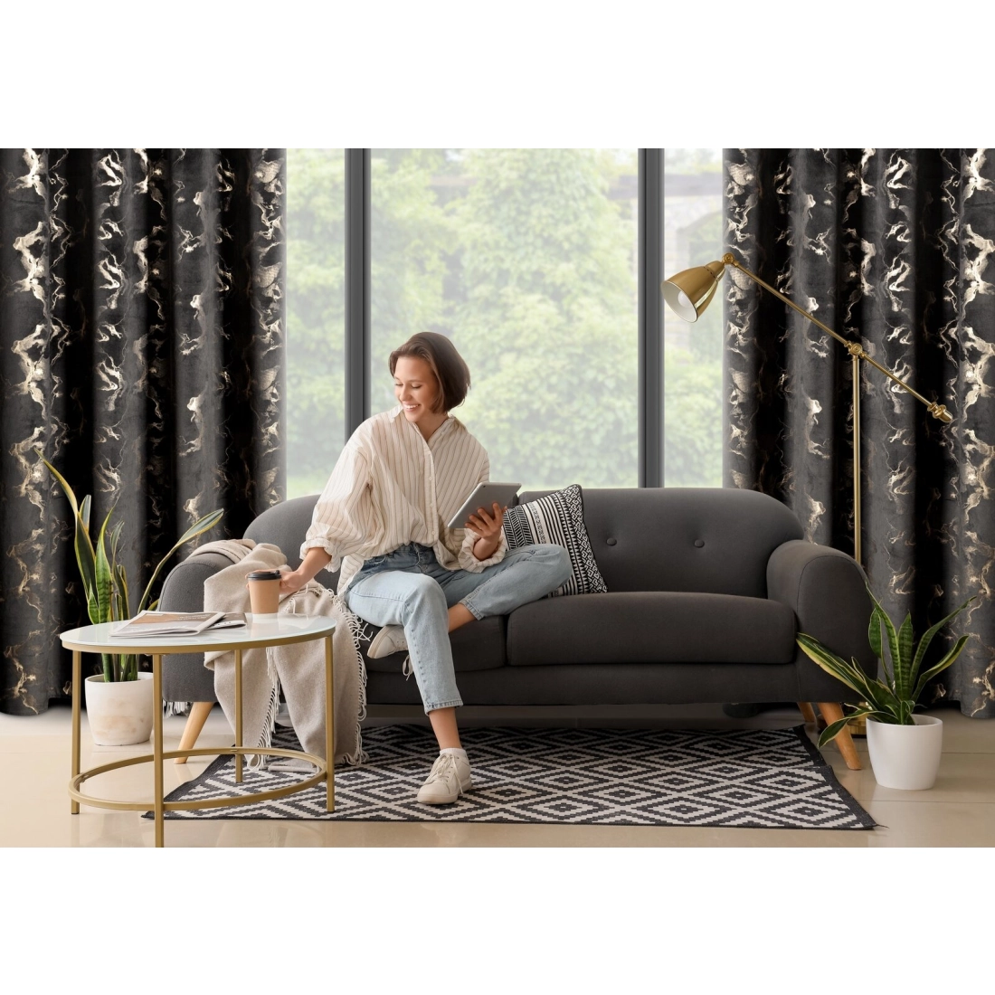 Záves 140x250 cm zamatový čierny šampanský na kovové krúžky RAJA