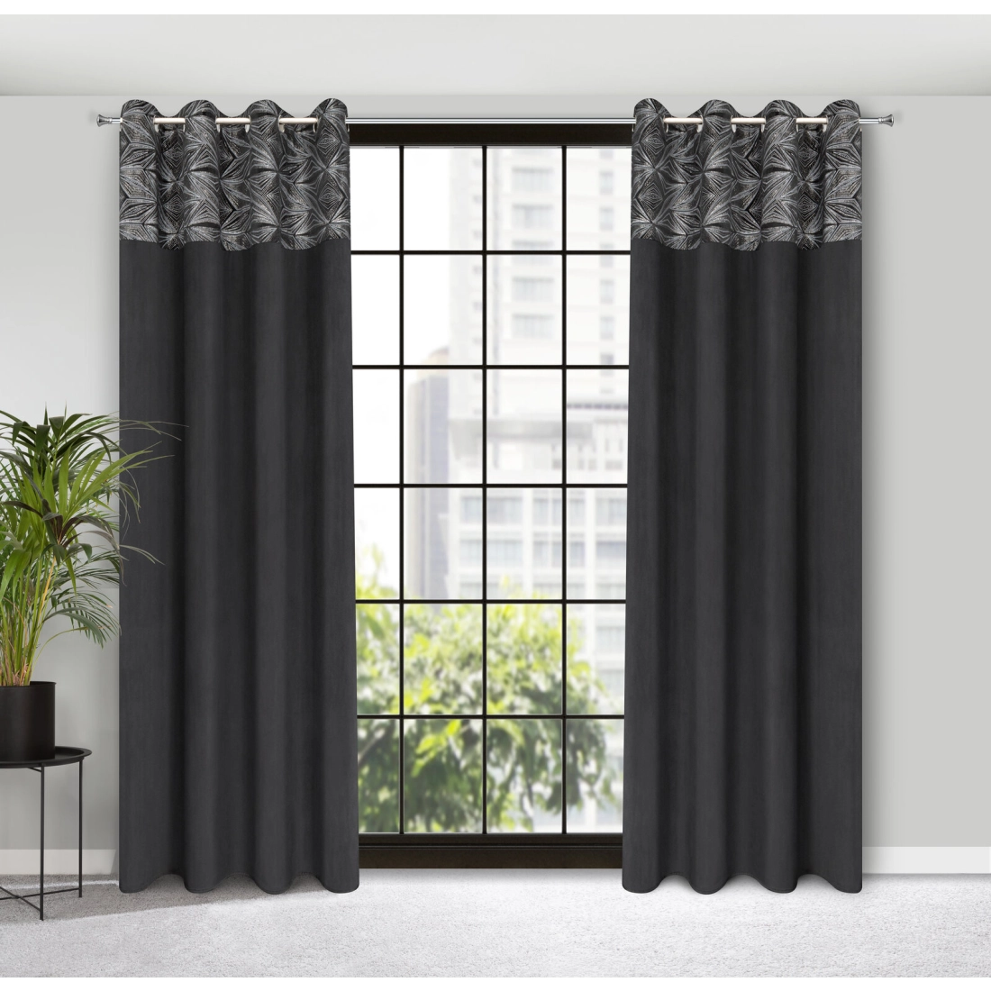 Závěs 140 x 250 cm sametový černý, stříbrný na kovové kroužky ARIANA