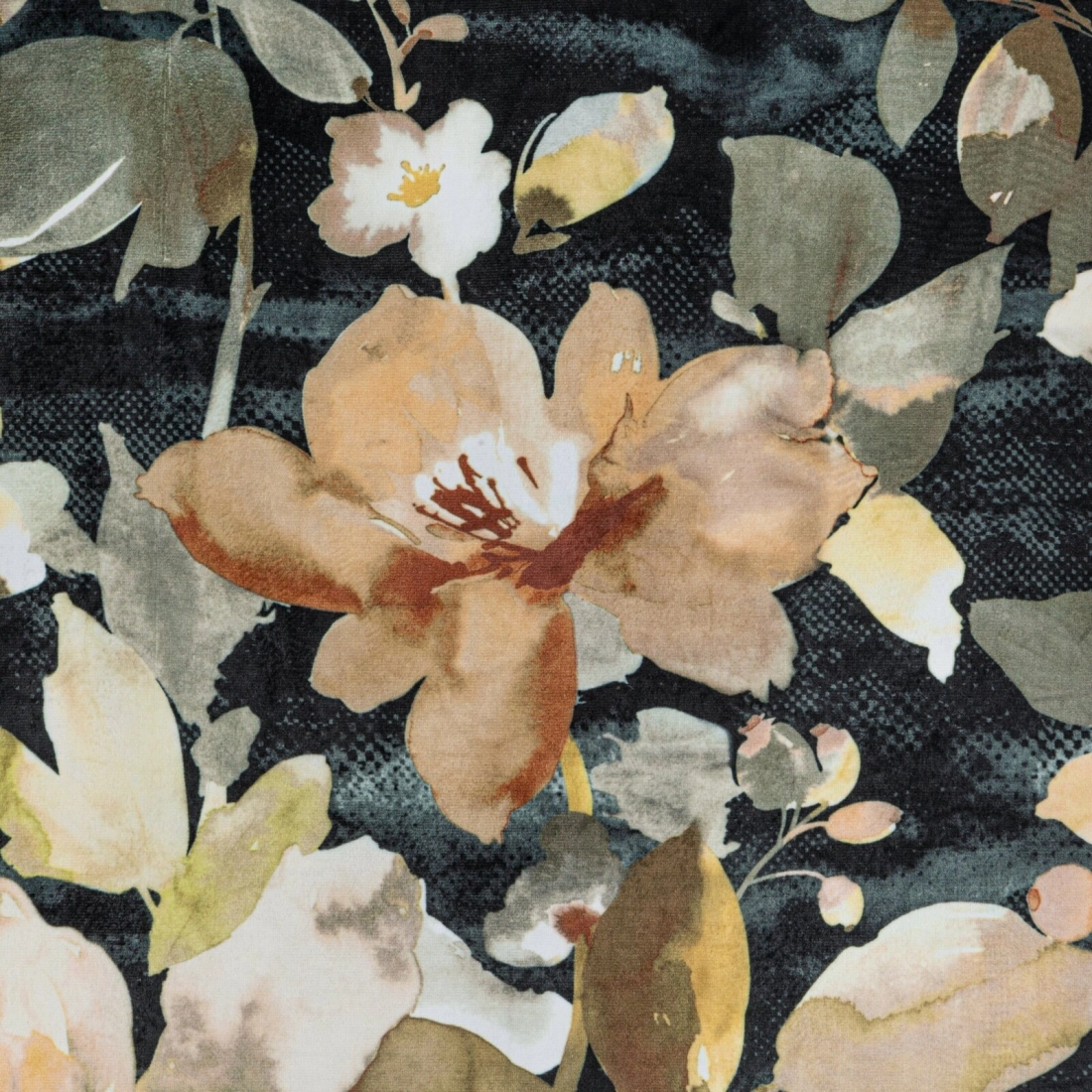 Záves 140x250 cm zamatový grafitový so zelenými kvetmi na kovové krúžky BETTY