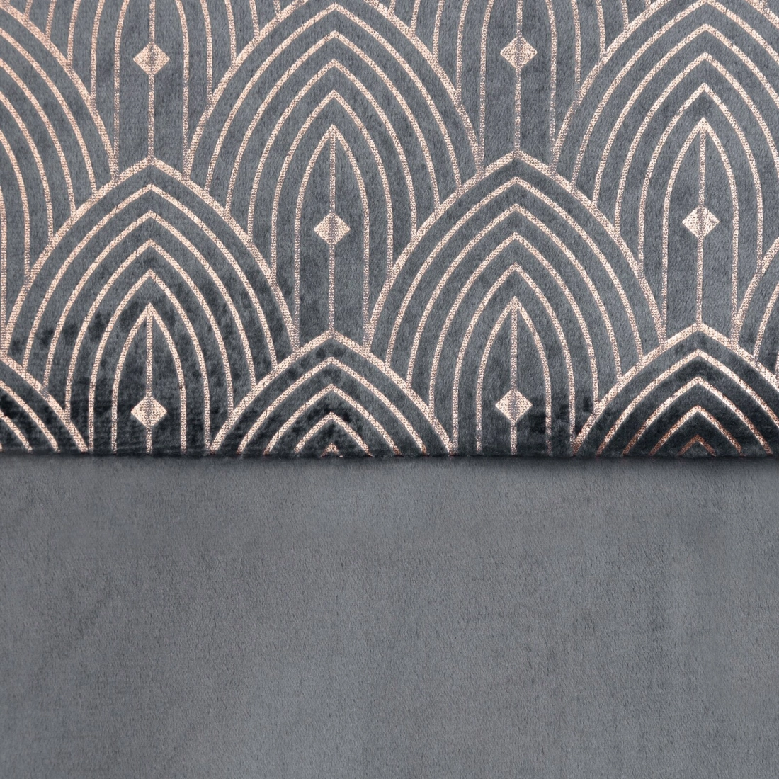 Záves 140x250 cm zamatový grafitový, zlatý na kovové krúžky AGNES Design 91