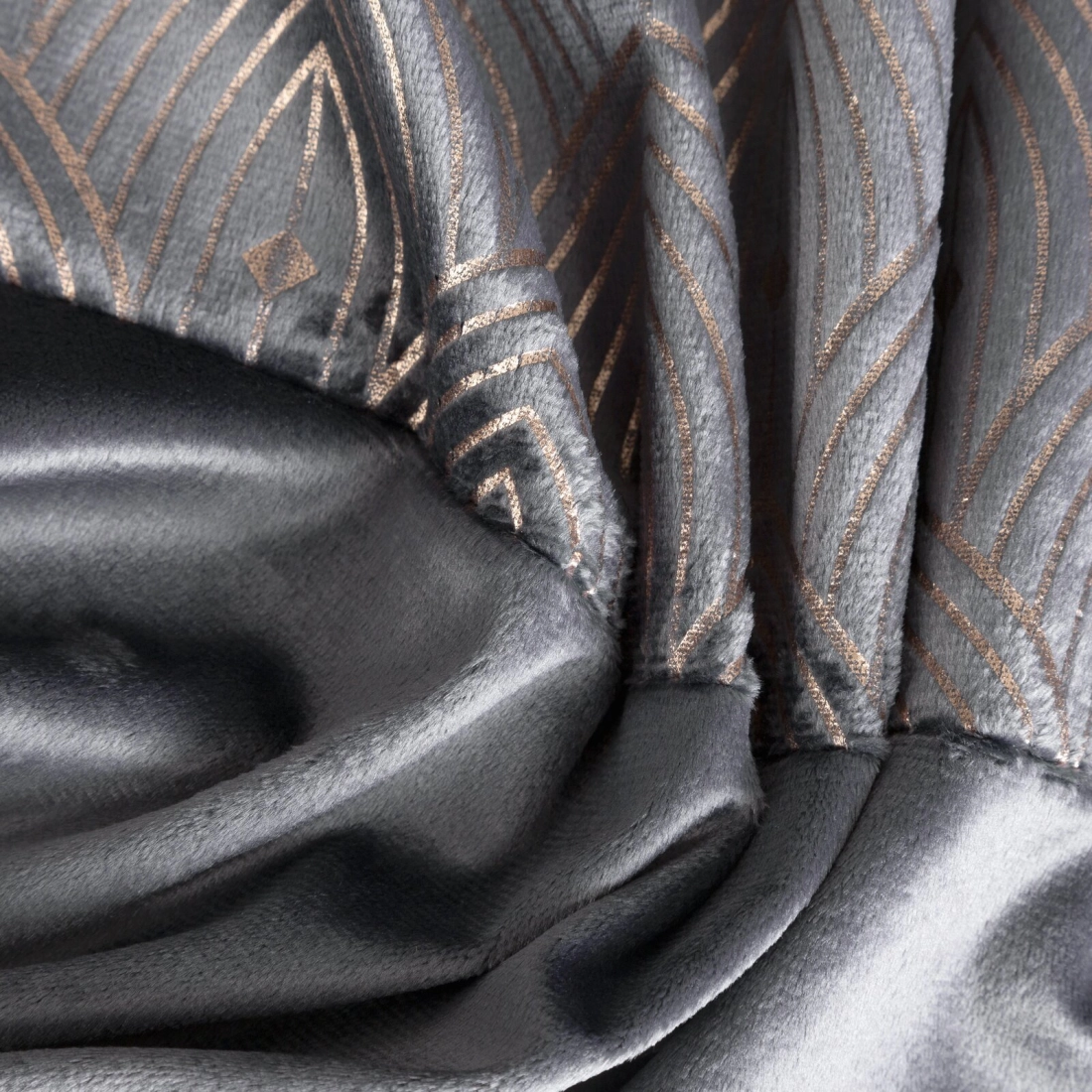 Záves 140x250 cm zamatový grafitový, zlatý na kovové krúžky AGNES Design 91