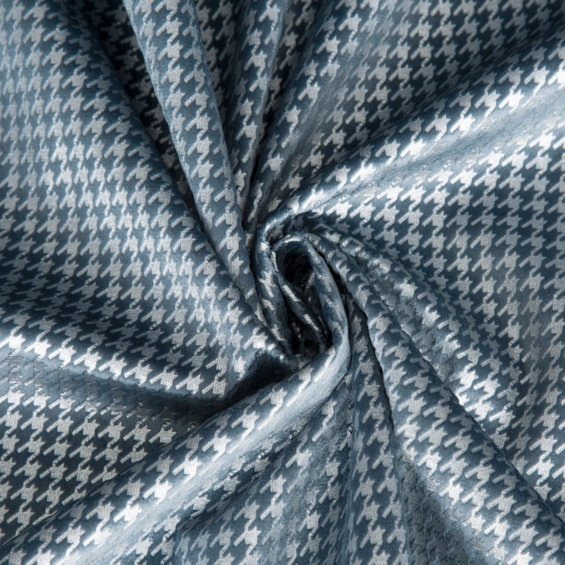 Záves 140x250 cm zamatový granátový, strieborný na kovové krúžky DARCY