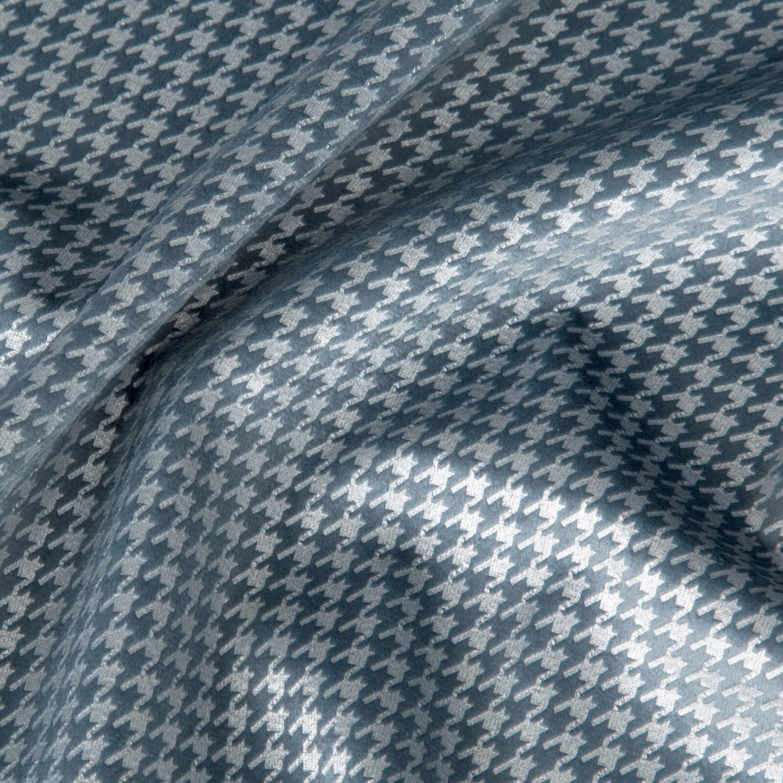 Záves 140x250 cm zamatový granátový, strieborný na kovové krúžky DARCY