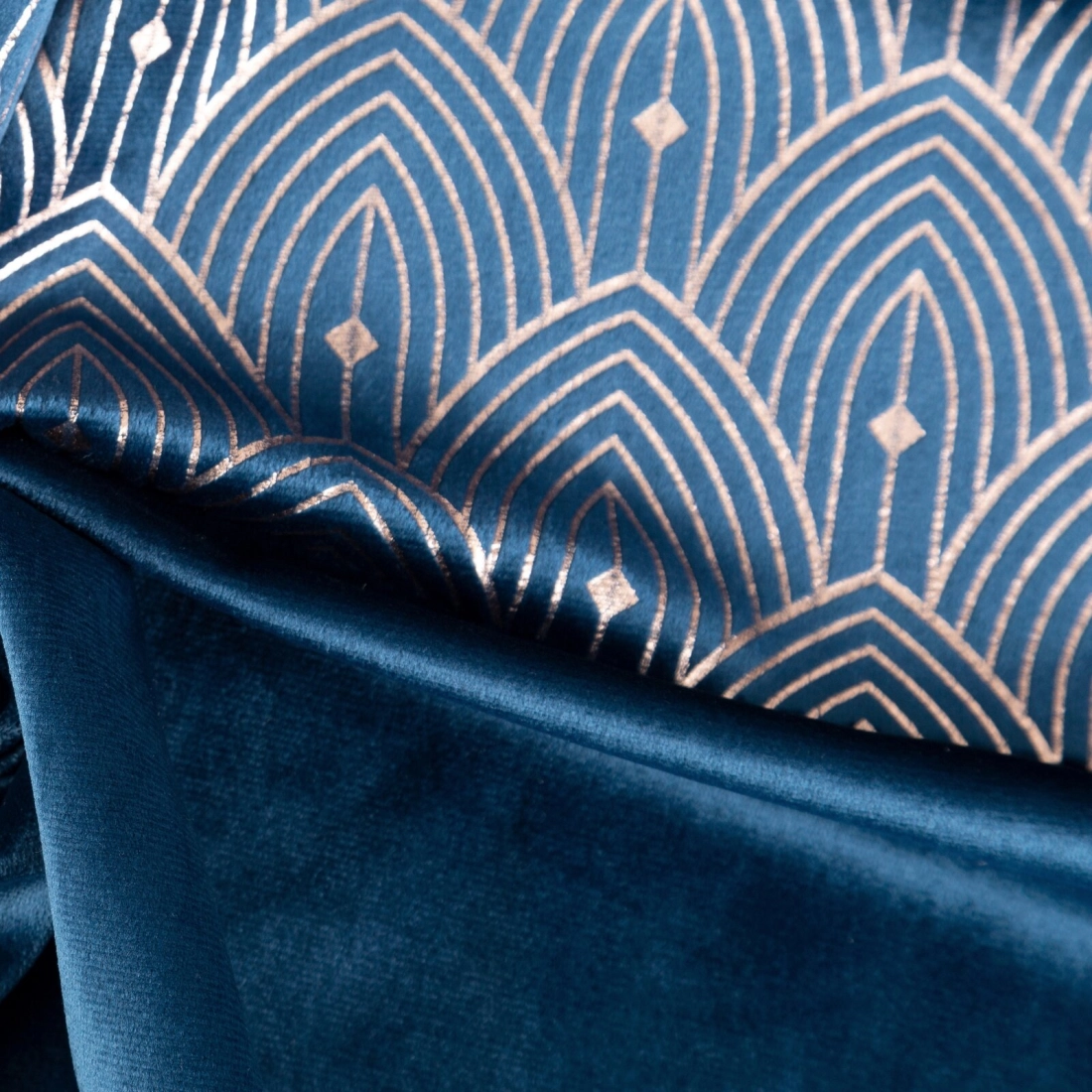 Záves 140x250 cm zamatový granátový, zlatý na kovové krúžky AGNES