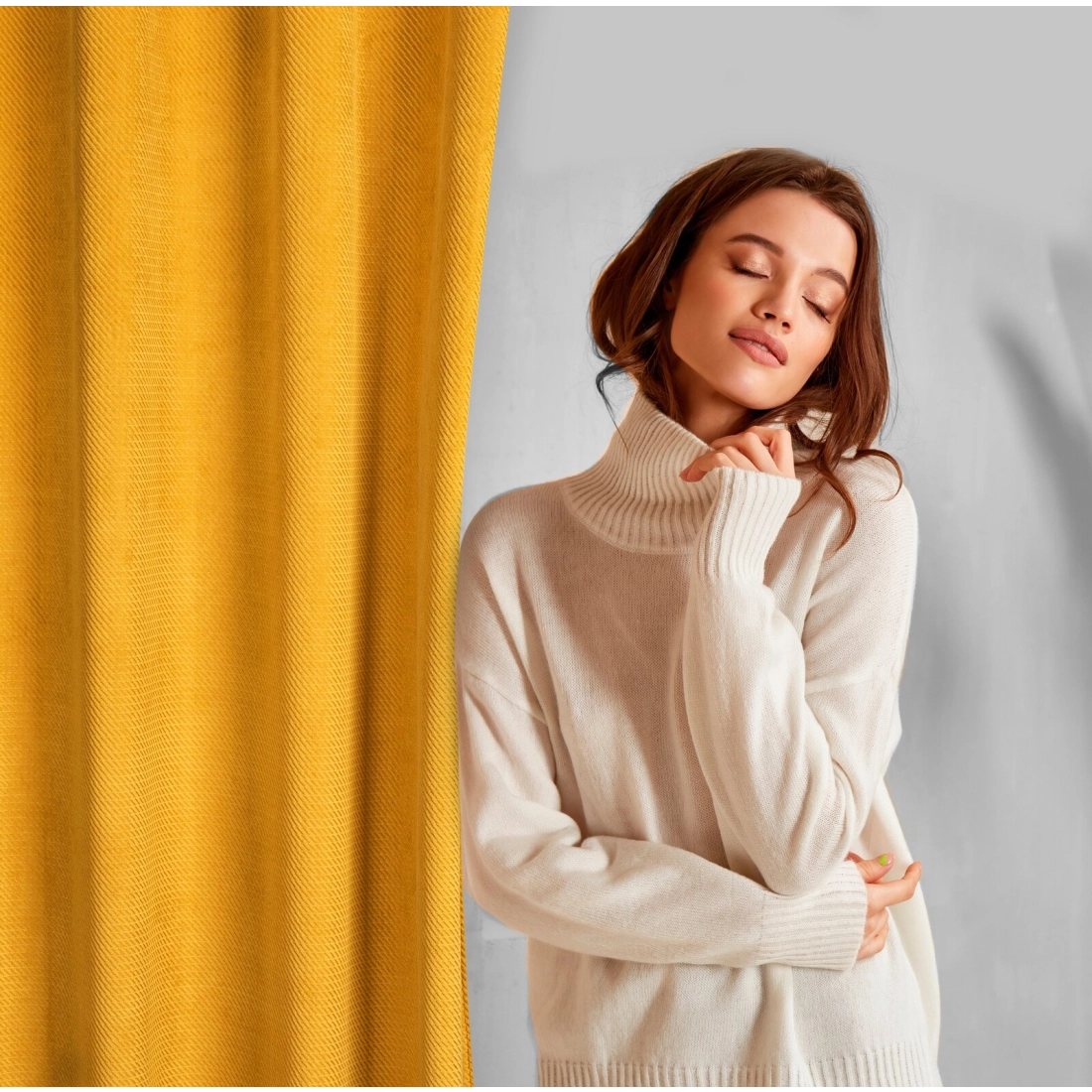 Závěs 140 x 250 cm sametový hořčicový na kovových kroužcích ELIZA