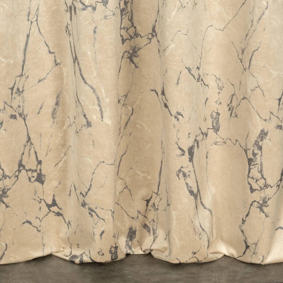 Záves 140x250 cm zamatový krémový grafitový na kovové krúžky WERA