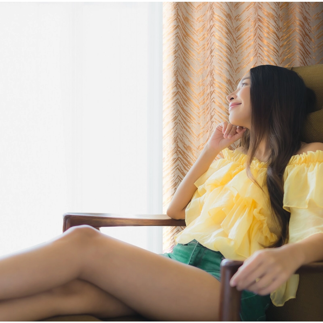 Záves 140x250 cm zamatový krémový na kovové krúžky SARA