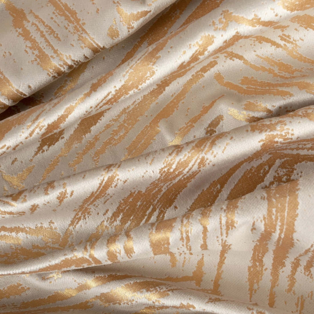 Záves 140x250 cm zamatový krémový na kovové krúžky SARA