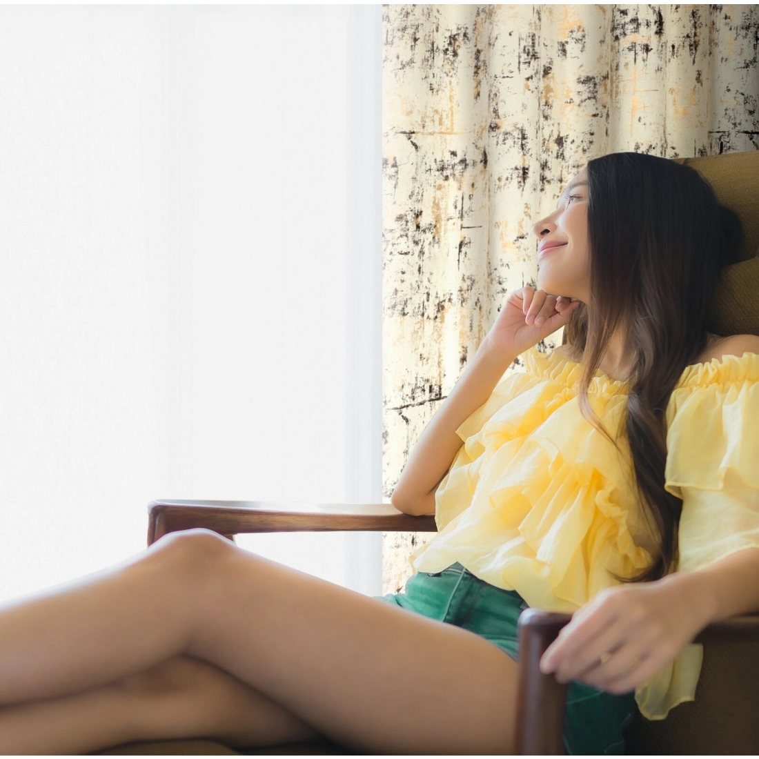 Záves 140x250 cm zamatový krémový so zlatou potlačou na kovové krúžky TONIA