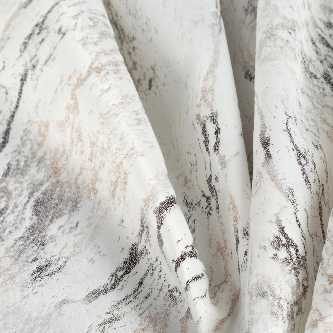 Závěs 140x250 cm sametový krémově zlatý na kovové kroužky KORNELIA