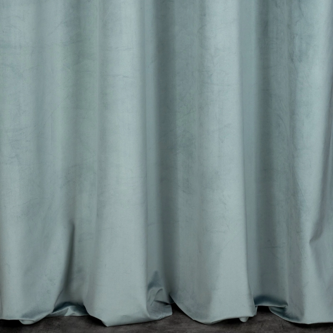 Záves 140x250 cm zamatový matný šalviový na kovové krúžky MELANIE