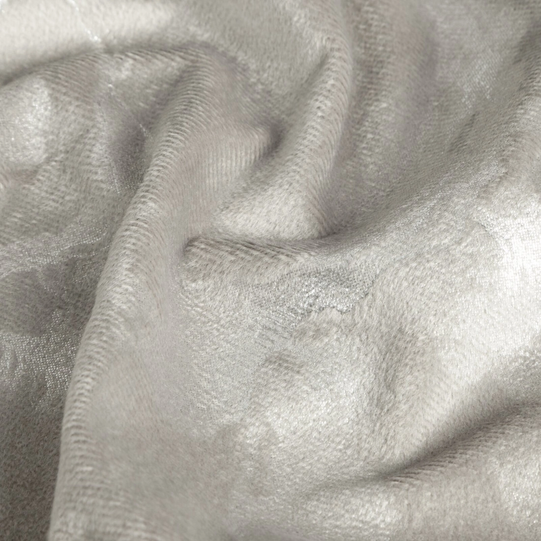 Záves 140x250 cm zamatový oceľový strieborný na kovové krúžky RAJA