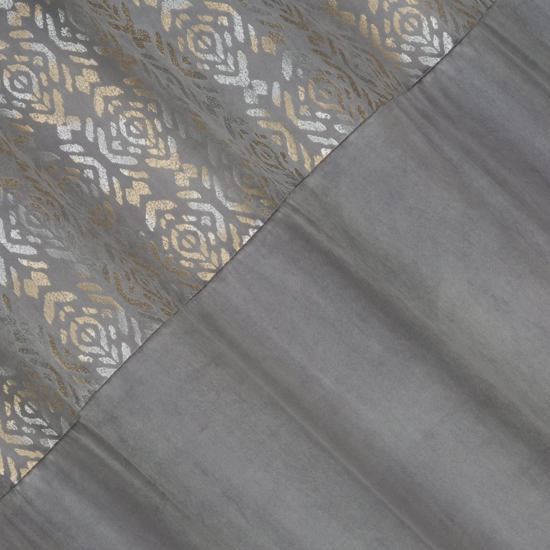 Závěs 140 x 250 cm sametový ocelový, zlatý na kovové kroužky LIZA