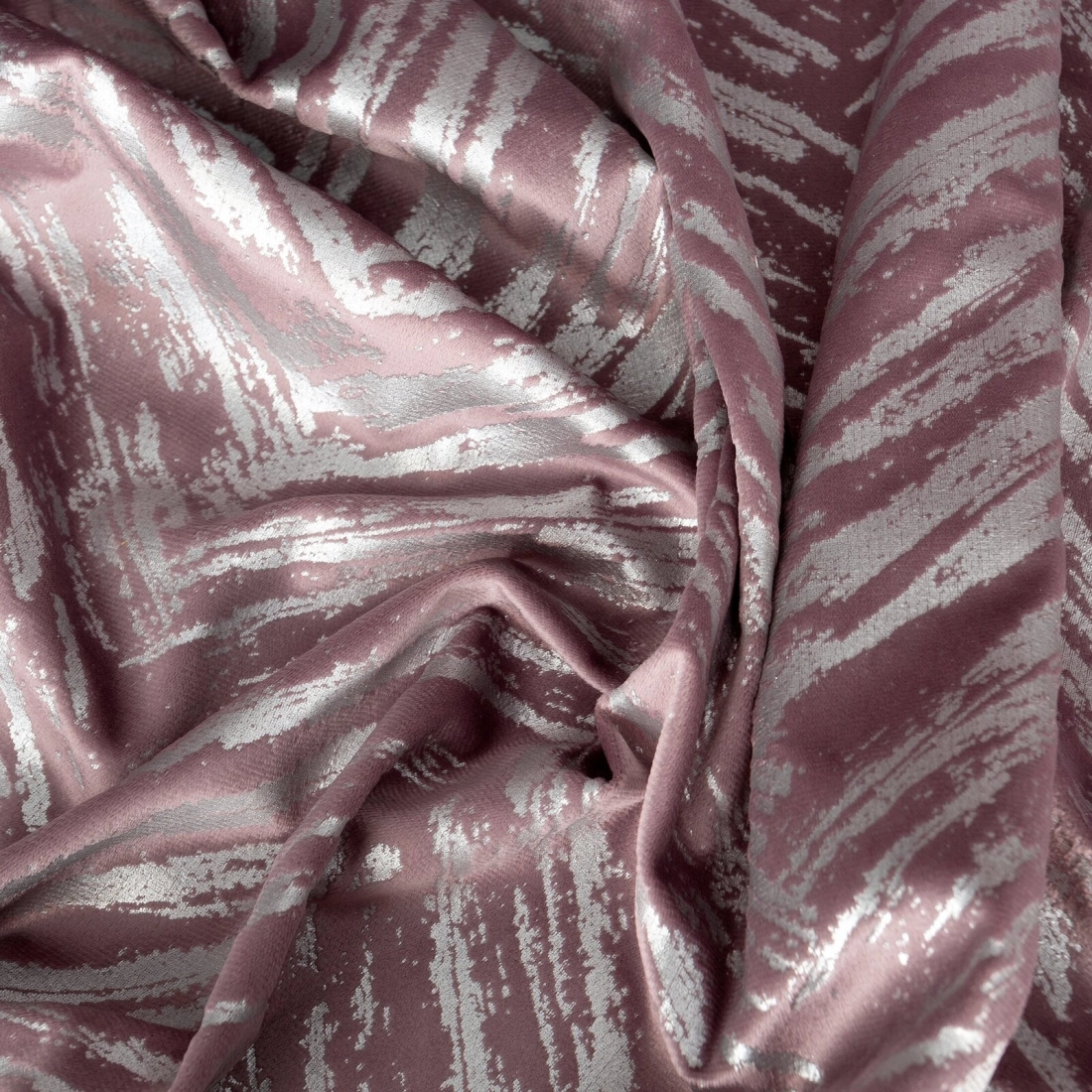 Záves 140x250 cm zamatový púdrovoružový na kovové krúžky SARA