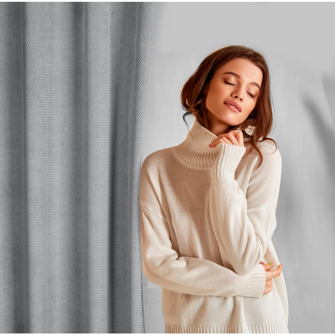 Závěs 140 x 250 cm sametový šedý na kovových kroužcích ELIZA