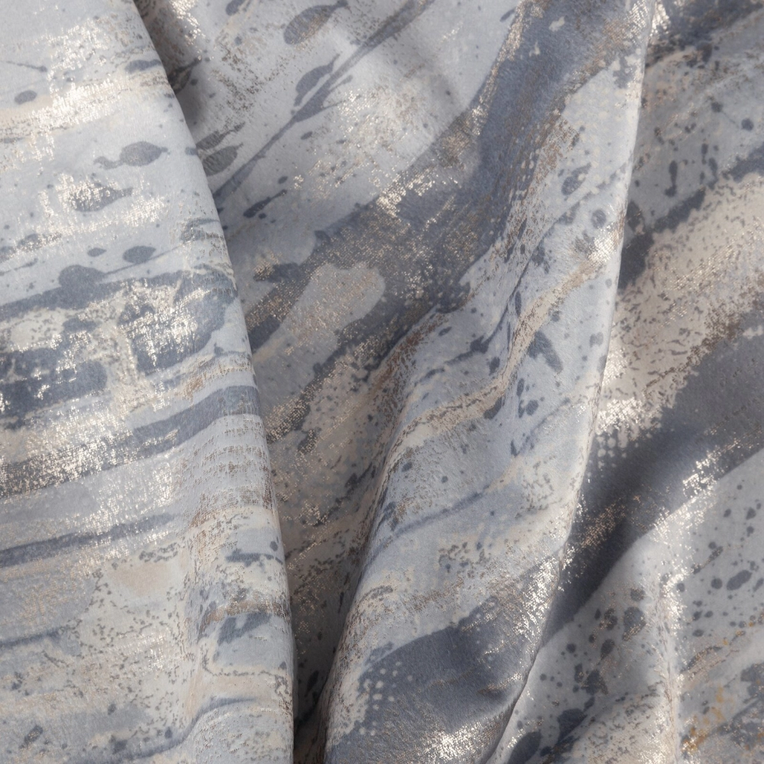 Záves 140x250 cm zamatový sivý so zlatou potlačou na kovové krúžky GRACE