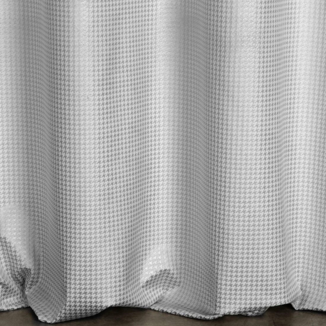 Záves 140x250 cm zamatový sivý strieborný na kovové krúžky DARCY